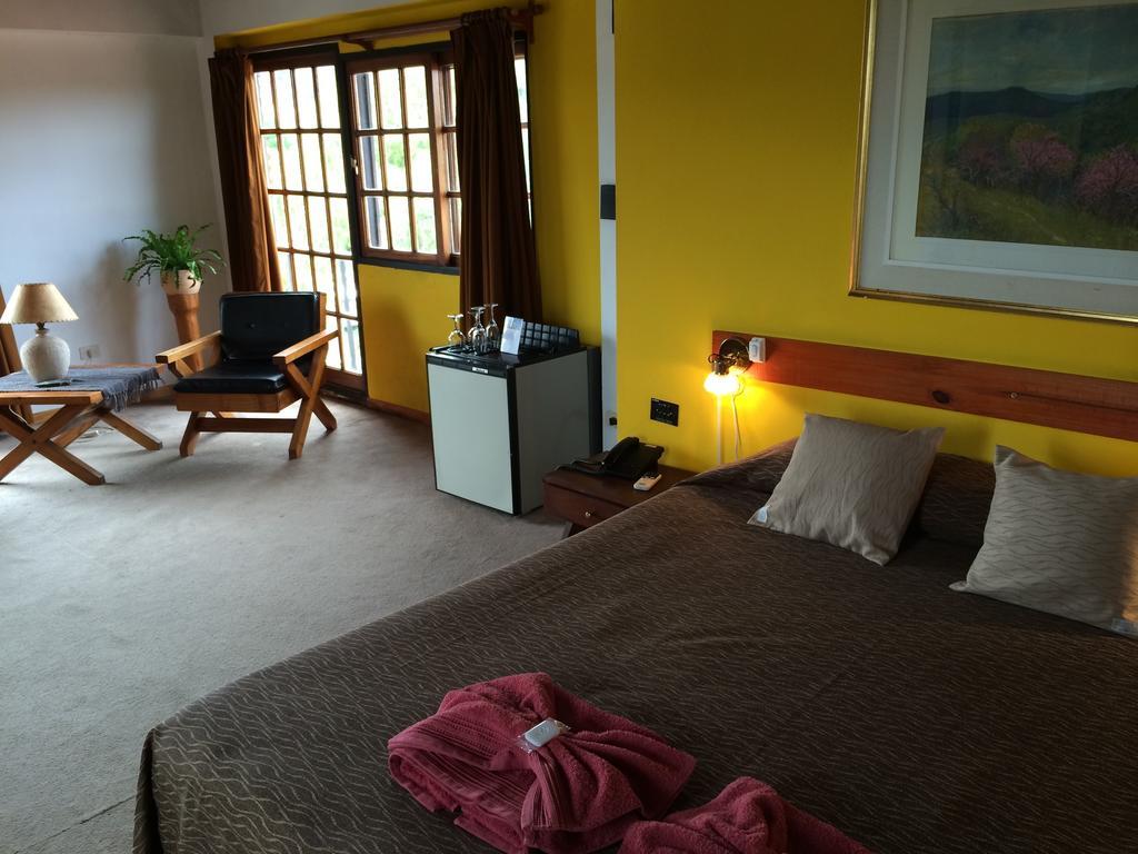 Hotel Kuntur Capilla del Monte Habitación foto