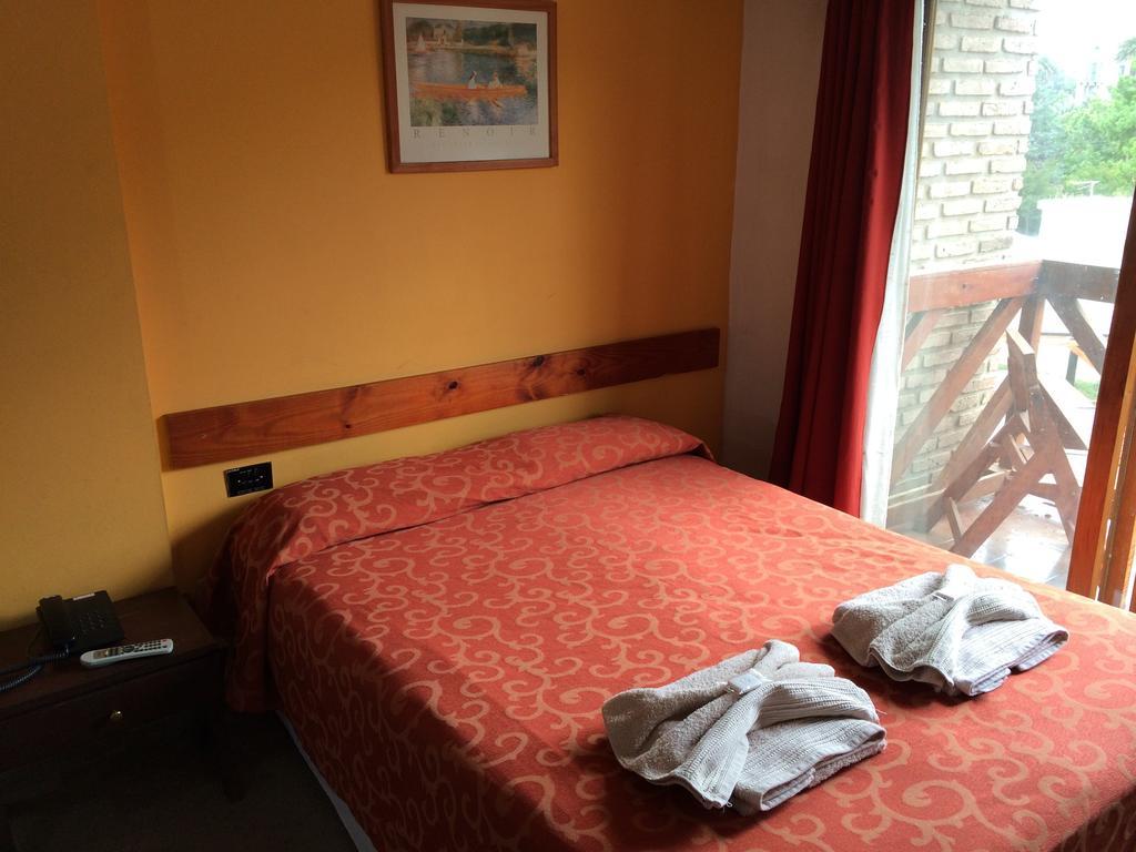 Hotel Kuntur Capilla del Monte Habitación foto